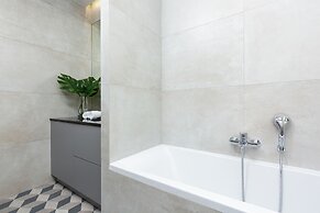 Mennica Residence City Center by Renters