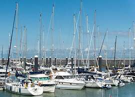Beachside Villa + Sauna