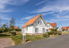 Beachside Villa + Sauna