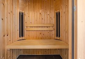 Beachside Villa + Sauna