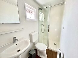 Compact Chalet at 4.5 km. From Rockanje