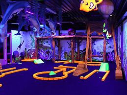 Compact Chalet at 4.5 km. From Rockanje