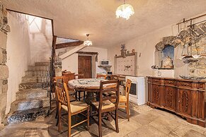 Rustic House Luin