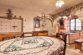 Rustic House Luin