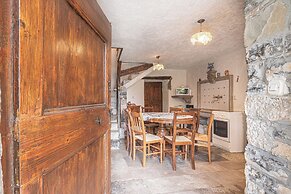Rustic House Luin