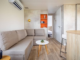 Beautiful Chalet With air Conditioning, in a Holiday Park, 1.5 km From