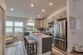 Aqua Palms Cottage