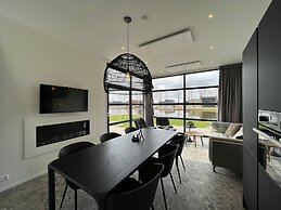 Veluwemeer Chalet Park Retreat