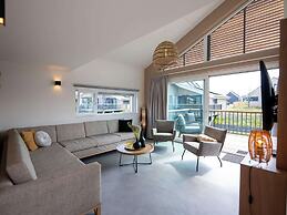 Luxurious Water Villa With 3 Bathrooms