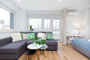 Deluxe Studio Warsaw by Renters