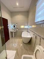 Marathon Hotel and Suites