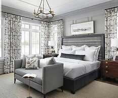 Marathon Hotel and Suites