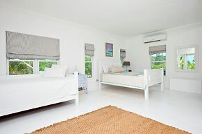 Caribbean Cliffside: Private Waterfront Retreat