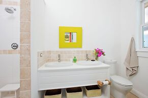 Caribbean Cliffside: Private Waterfront Retreat