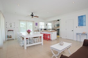 Caribbean Cliffside: Private Waterfront Retreat