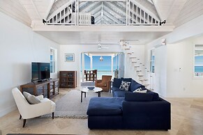 Island Getaway: Charming Cottage Steps From The Beach