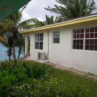Pink Sand Perfection: Private Cozy Cottage