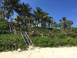 Pink Sand Perfection: Private Cozy Cottage
