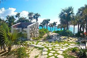 Seven Palms Serenity: Beachfront Oasis
