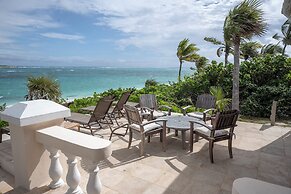 Seven Palms Serenity: Beachfront Oasis
