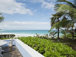 Windermere Escape: Private Villa By The Beach