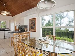 Windermere Escape: Private Villa By The Beach