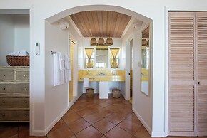 Windermere Wonder: Historic Home With Club Access