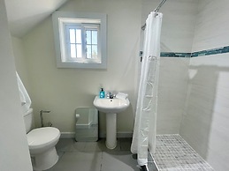 Palms Paradise: Romantic Beach House