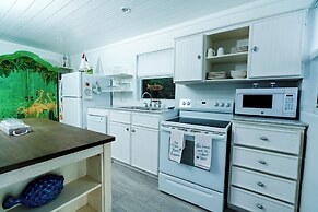 Caribbean Haven: Secluded Retreat With Stunning Ocean Views