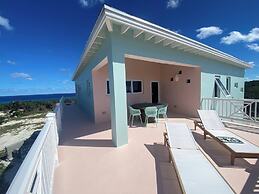 Paradise Cove: Oceanfront Haven With Infinity Pool
