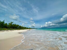 Pink Sand Paradise: Luxury Home On The Beach