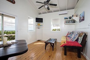 Cayo Loco Getaway: Private Beachfront Haven