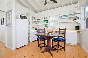 Cayo Loco Getaway: Private Beachfront Haven