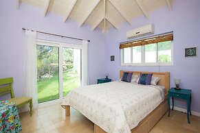 Island Paradise: Secluded Beachfront Retreat With Pool