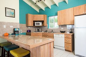 Island Paradise: Secluded Beachfront Retreat With Pool