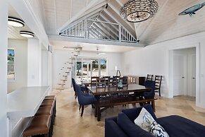 Tropical Paradise: Secluded Villa With Private Beachfront