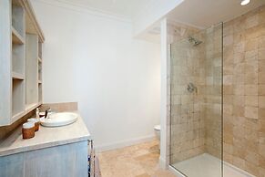 Tropical Paradise: Secluded Villa With Private Beachfront