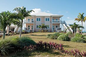 Tropical Paradise: Secluded Villa With Private Beachfront