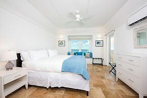 Island Hideout: Quaint Cottage, Moments From The Beach