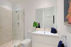 Tropical Escape: Exclusive Villa With Panoramic Ocean Vistas