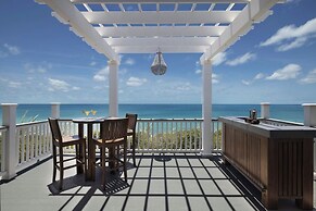 Coastal Retreat: Newly Remodeled Beach House With Pool