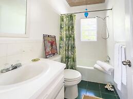 Oceanfront Oasis: Luxury Home With Sunset Views