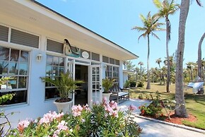 Secluded Paradise: Grand Estate With Kayaks And Snorkeling