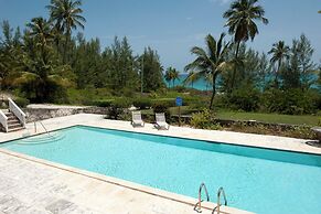 Sunset Splendor: Historic Beach House With Pool