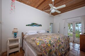 Sunset Splendor: Historic Beach House With Pool