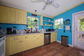 Sunset Splendor: Historic Beach House With Pool