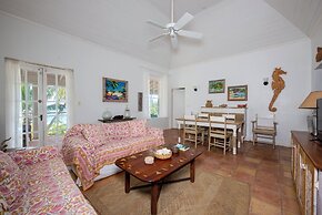 Sunset Splendor: Historic Beach House With Pool