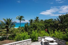 Sunset Splendor: Historic Beach House With Pool