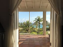 Sunset Splendor: Historic Beach House With Pool