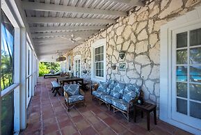 Sunset Splendor: Historic Beach House With Pool